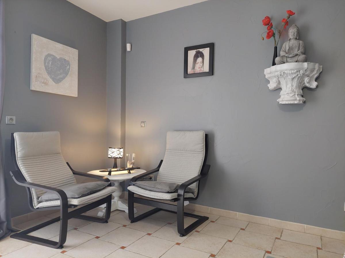 Bed and Breakfast Mas Des Cigognes Le Thor Exterior foto