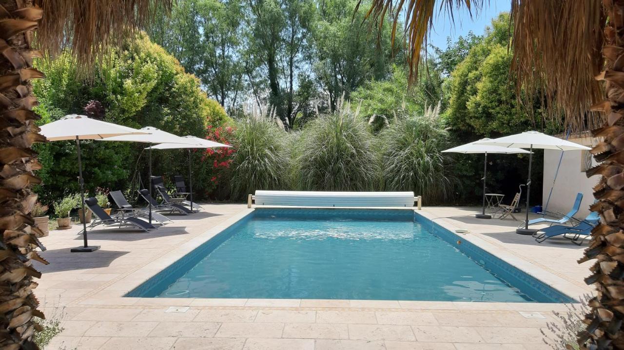 Bed and Breakfast Mas Des Cigognes Le Thor Exterior foto