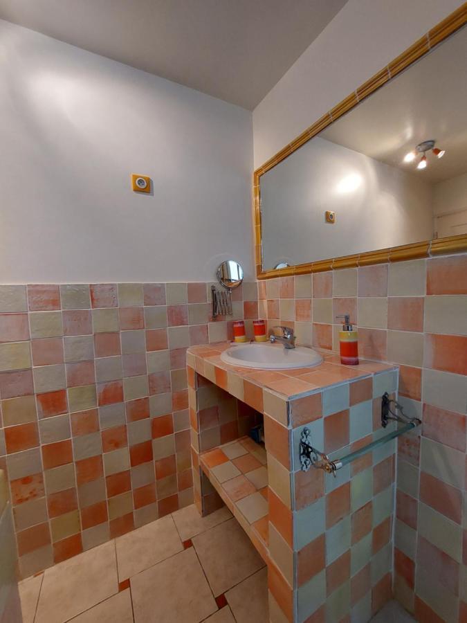 Bed and Breakfast Mas Des Cigognes Le Thor Exterior foto