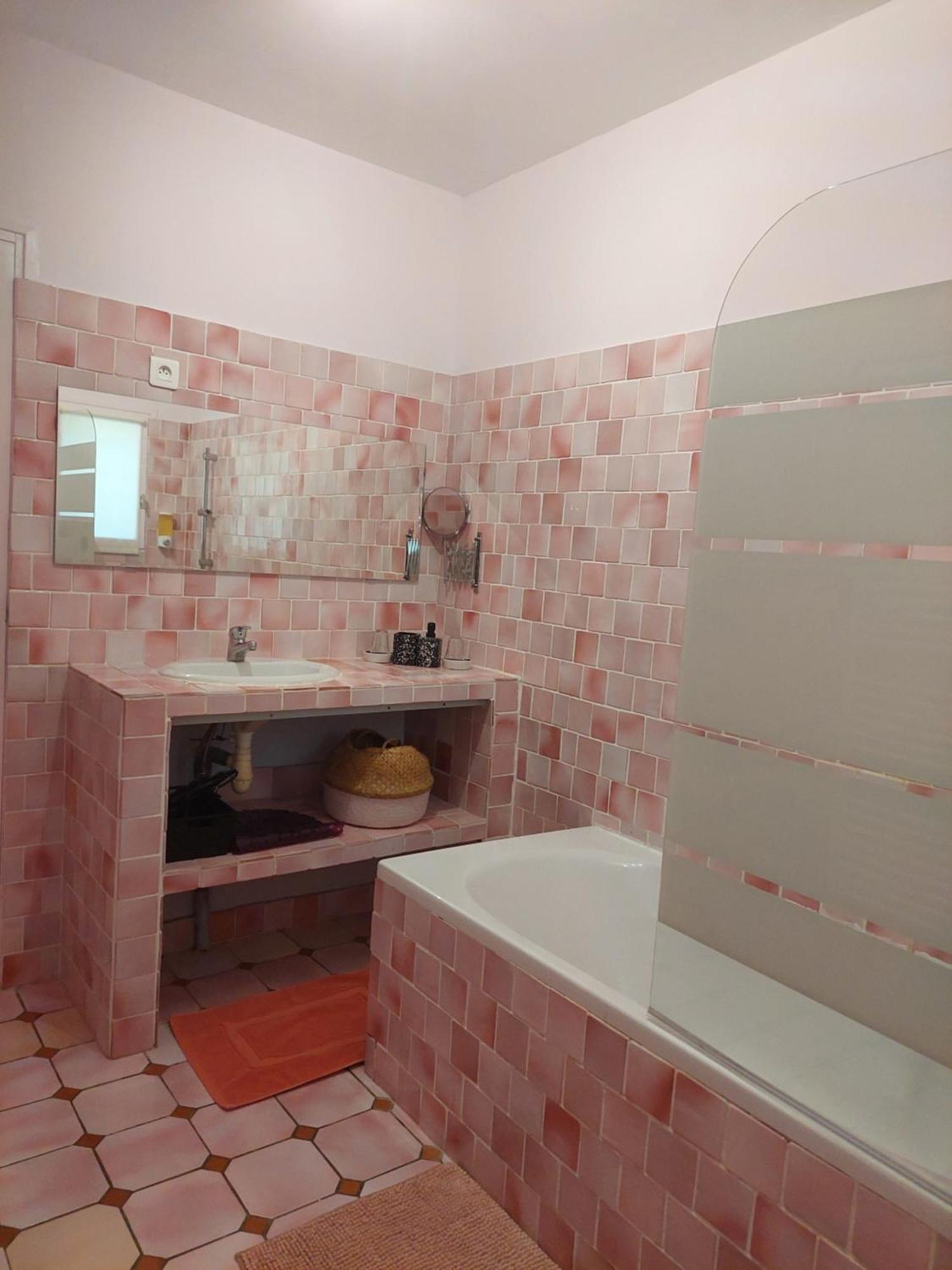 Bed and Breakfast Mas Des Cigognes Le Thor Exterior foto