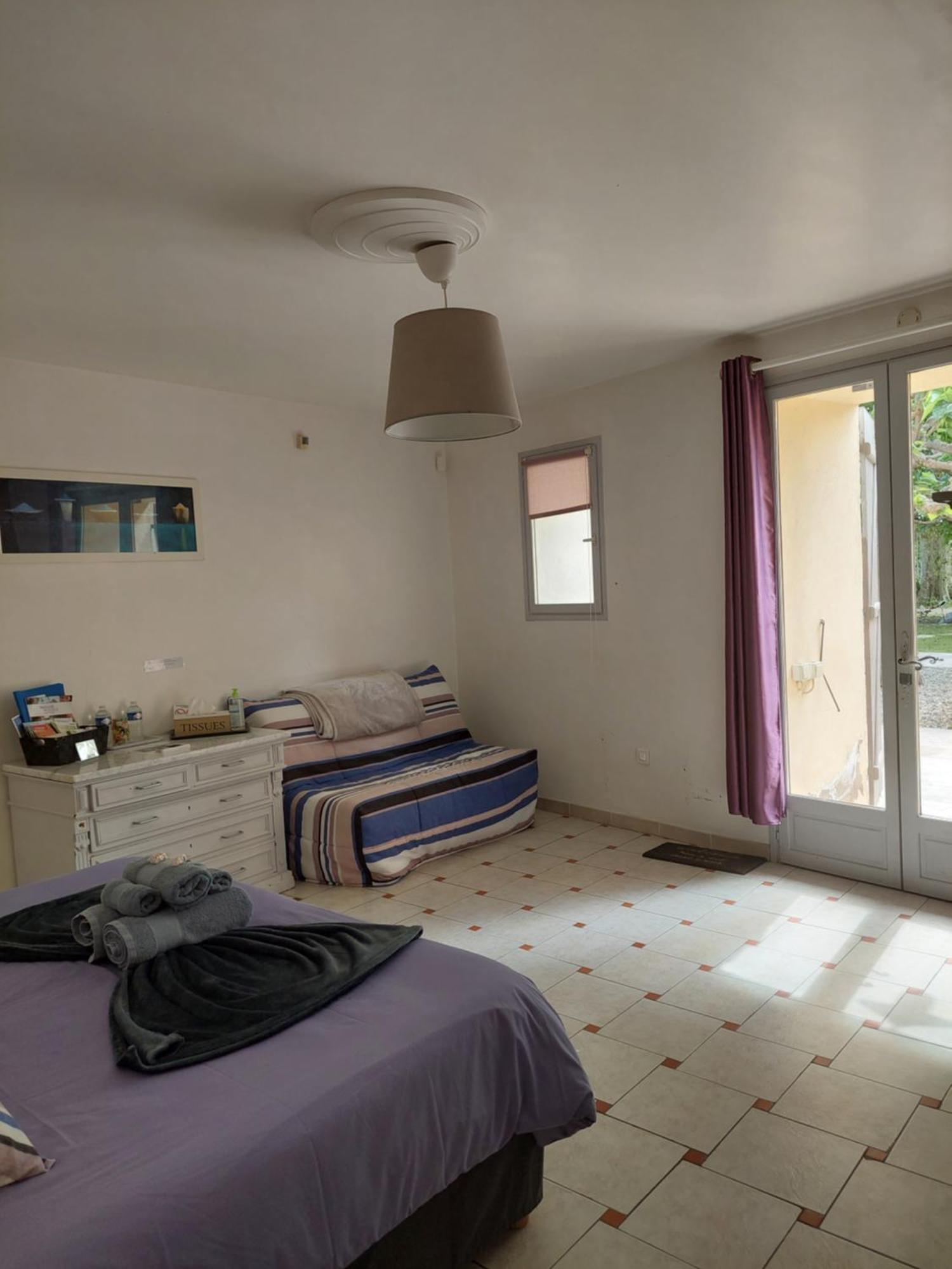 Bed and Breakfast Mas Des Cigognes Le Thor Exterior foto