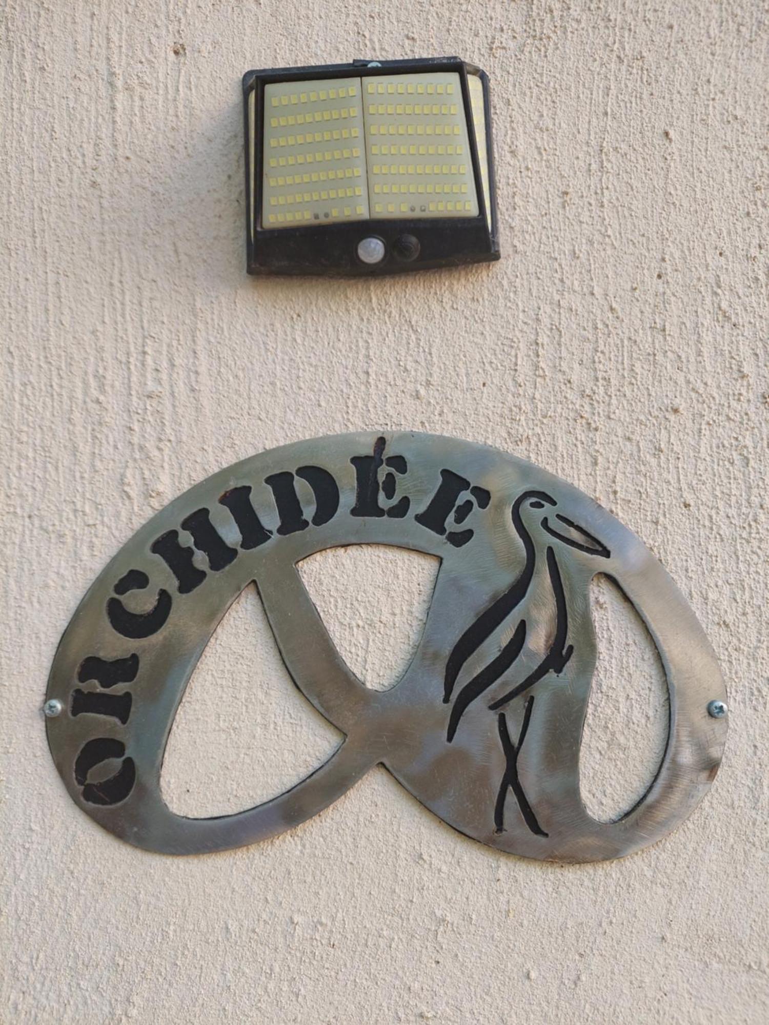 Bed and Breakfast Mas Des Cigognes Le Thor Zimmer foto