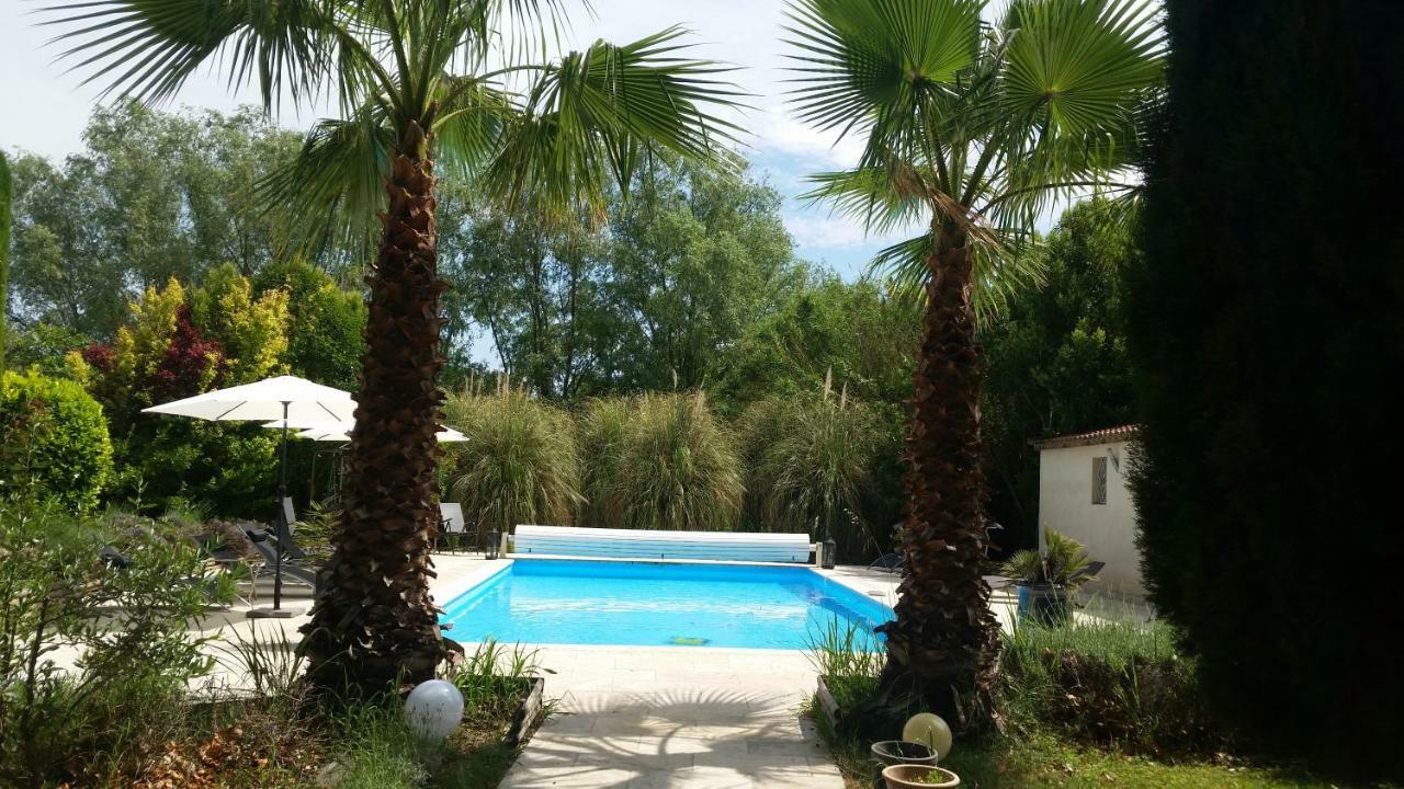 Bed and Breakfast Mas Des Cigognes Le Thor Exterior foto